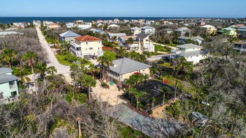 Oasis by the Sea Beach Front Community - Luxurious Pool Spa Home with Waterfall - Sleeps 10 - Come, Palm Coast (photo 8)