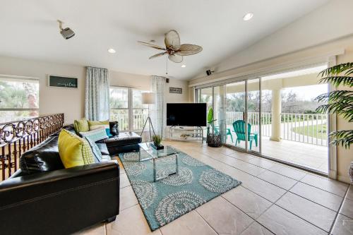 Oasis by the Sea Beach Front Community - Luxurious Pool Spa Home with Waterfall - Sleeps 10 - Come, Palm Coast (photo 9)