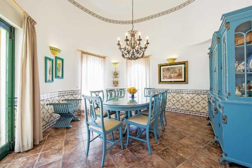 Located on a quiet Cul-de-sac just within 1 mile from the centre of Vilamoura - image 4