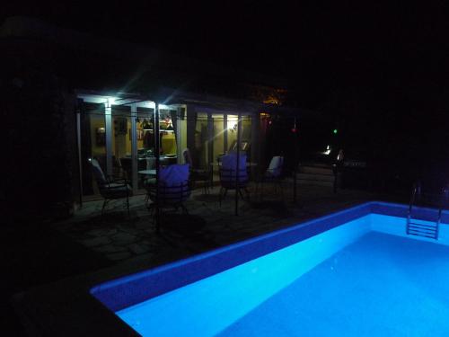 Finca Toredo Large Heated Pool,Hot Tub,Bar/Games Room,Gym,Cave, Free WiFi