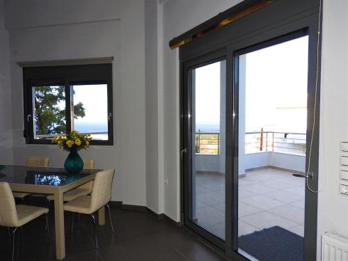 Theania Luxury Apartment - image 8