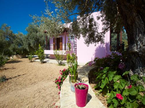  Villa Athina: Experience the real Cretan nature! in Pangalokhórion