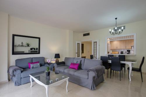 Sea view apt Puerto Banus - image 7