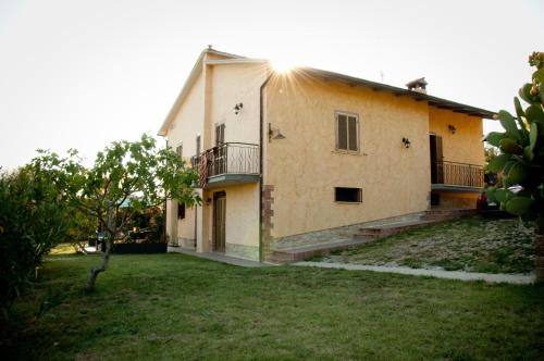 Casa l'Arcobaleno : 3 holiday homes with pool gîte à louer Tenaglie