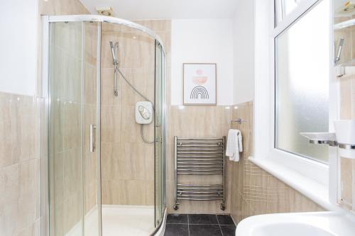 Wenham House - Charming 3-Bedroom House near Central - image 3