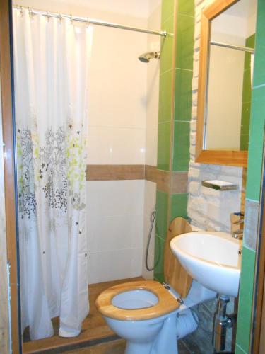 Orient Express Guest House – Sofia, NY