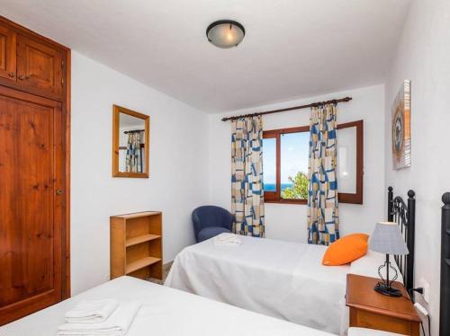 Casa Lucia - 2 bedroom family villa with large spacious pool area - Sea views - image 3