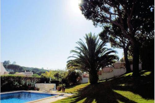 Villa Quadradinhos 3Q 4-bedroom villa with Private Pool AC Short Walk to Praca - image 2