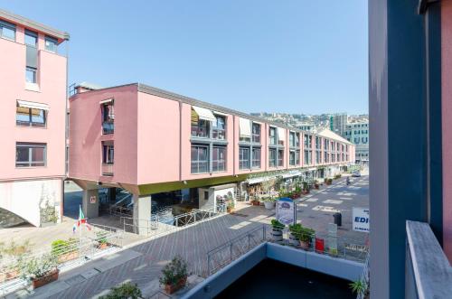 DOCK OF THE BAY GENOVA, Stylish Apartment in the Heart of Genoa with Air Conditioning, Private free Garage, Harbour View, extra garage at 25,00 euro per night on request, Genua (zdjęcie 11)