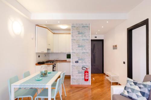 DOCK OF THE BAY GENOVA, Stylish Apartment in the Heart of Genoa with Air Conditioning, Private free Garage, Harbour View, extra garage at 25,00 euro per night on request, Genua (zdjęcie 6)