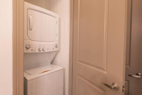 WanderJaunt - Autumn - 1BR - Tempe