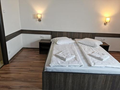 Hotel Tranzit - image 13