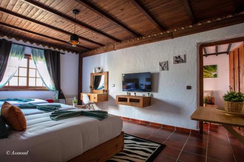Room in Bungalow - Triple Bungalow 6 - El Cortijo Chefchaeun Hotel Spa Tetouan