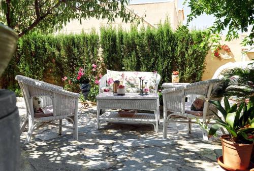 Studio in Torrevieja with shared pool enclosed garden and WiFi 1 km from the beach - main image