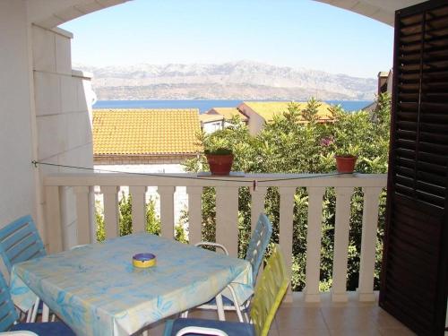 Two-Bedroom Apartment with Balcony and Sea View