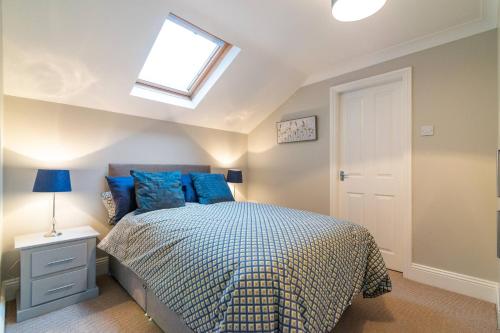 Modern Living 2 Bedroom Apartment South Wilmslow - image 8