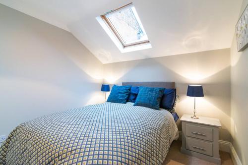 Modern Living 2 Bedroom Apartment South Wilmslow - image 14