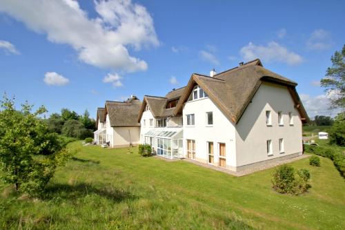 strandnah mit Balkon, gratis Nutzung vom AHOI Erlebnisbad und Sauna in Sellin - Strandhaus Mönchgut FeWo13, Lobbe (fotografie 5)