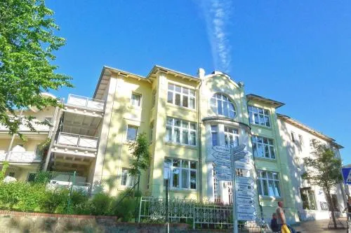 Strandresidenz Brandenburg Ferienwohnung 24 mit Sauna- und Schwimmbadnutzung im AHOI Sellin in Göhren, Deutschland