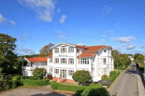 Haus Blick zur See Ferienwohnung 01 - mit Sauna- und Schwimmbadnutzung im AHOI Sellin in Göhren, Deutschland