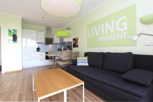 Terrasse, gratis Nutzung vom AHOI Erlebnisbad und Sauna in Sellin - Meeresblick FeWo 31, Göhren (photo 7)