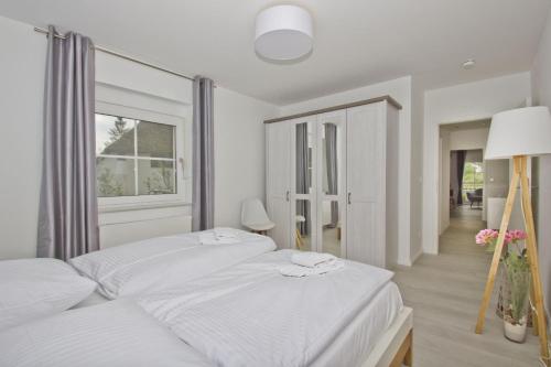 Apartment with Terrace image 9