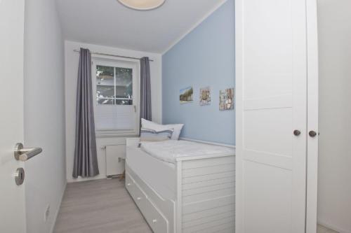 Apartment with Terrace image 7
