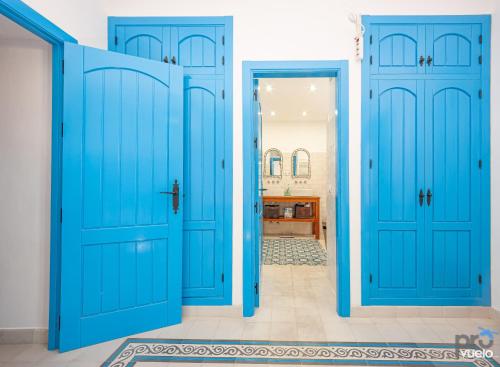 The Blue House - image 3
