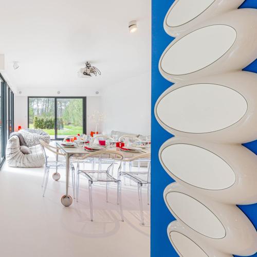 บริการและสิ่งอำนวยความสะดวก, HOUSE ZYX in เลอตูเกต์