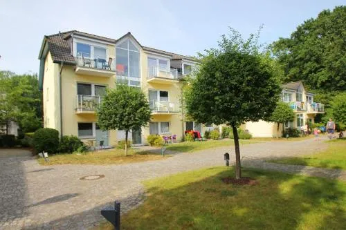 nur 100 m zum Strand, FeWo mit Balkon und Terrasse - App Eldena FeWo 19 in Lobbe, Deutschland
