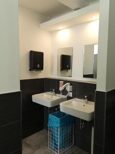 MAC City Hostel - image 2