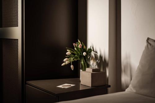 19 ROOMS - image 6