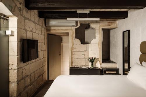 19 ROOMS - image 10