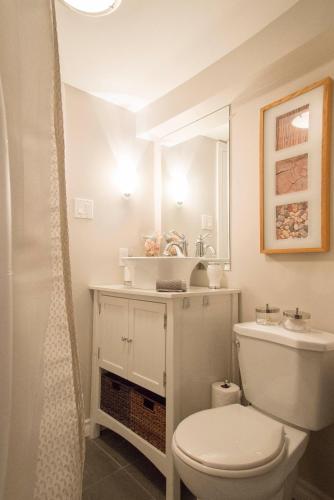 Charming Downtown Pied-a-Terre