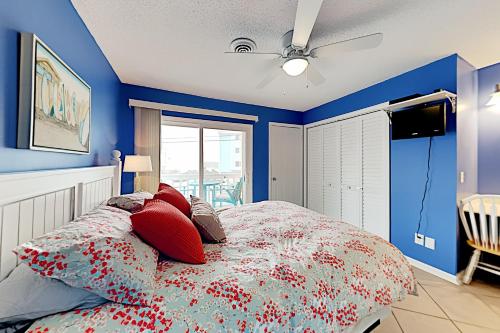 Exceptional Vacation Home in Carolina Beach condo - image 8