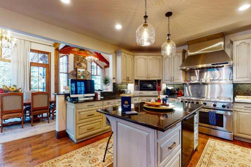 Arrowhead Abode - image 3