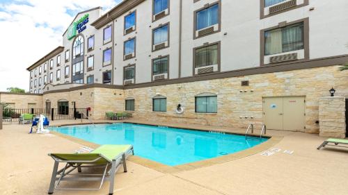 Úszómedence, Holiday Inn Express Houston South By IHG in Pearland (Texas)