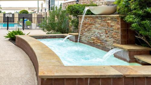 Holiday Inn Express Houston South By IHG - 편의 시설/서비스