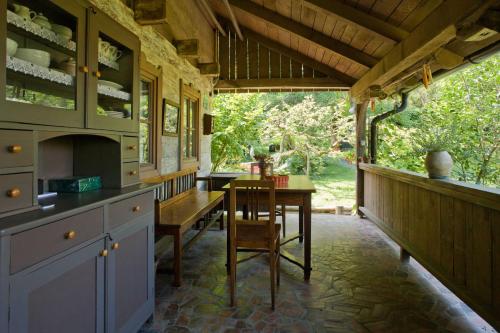 設施, Cottage on Hill in 下斯圖比察