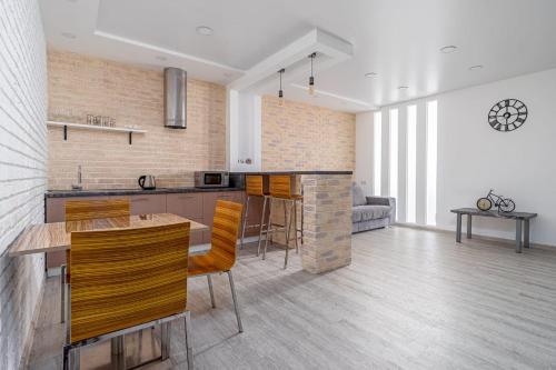 Klover House - main image
