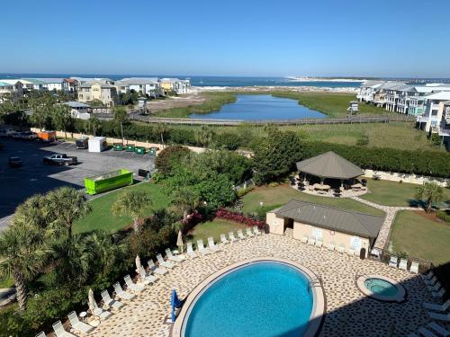 Unit 611 -2BR 2BA King in Mstr - Full bed with 1 Twin in Guest - 50 TV in all rooms Florida
