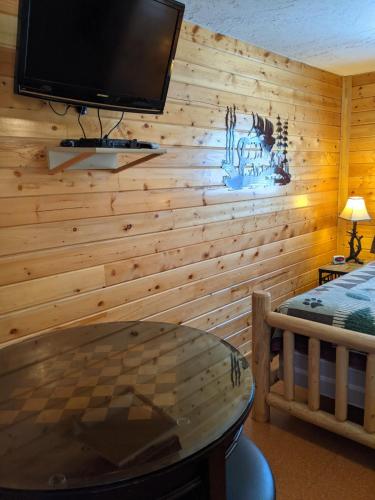 9 Bar W Cabins – West Yellowstone, MT