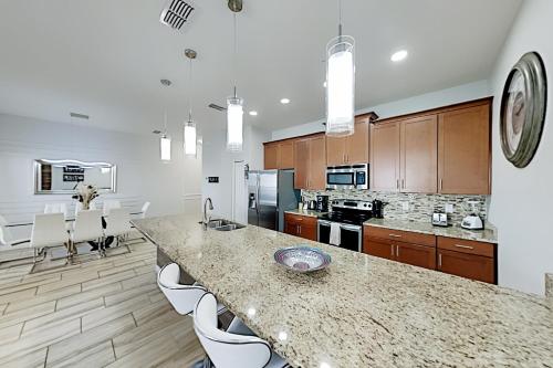 Storey Lake Gem - Private Pool - Lazy River & Pier townhouse - image 5