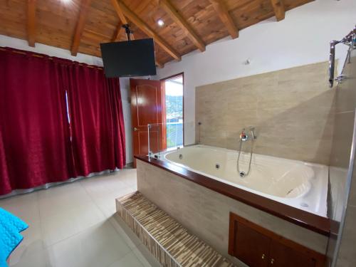 Hotel Las Palmeras Gachancipa in أخرى