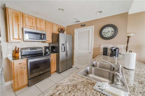 Splash 1603 East Beach Front 1 Bedroom Sleeps 6 Pool - image 2