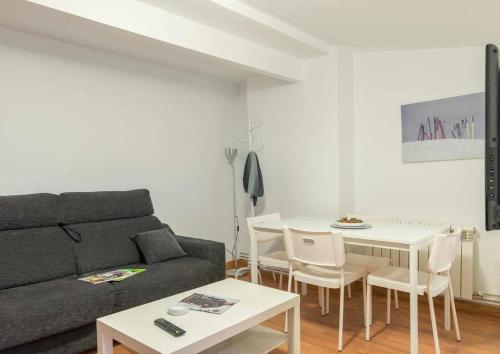 Candelario apartamentos - image 7