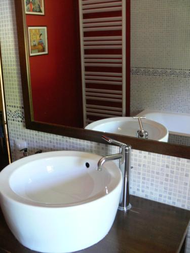Le Phénix Chambres et Table d'Hôtes - image 11