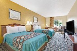 Super 8 By Wyndham Daytona Beach