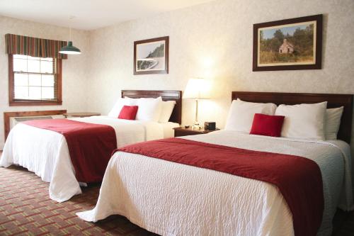 The Pineola in Newland, USA