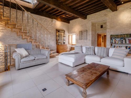 Cozy Cottage in Penne-d'Agenais with Private Pool gîte à louer Massoulès